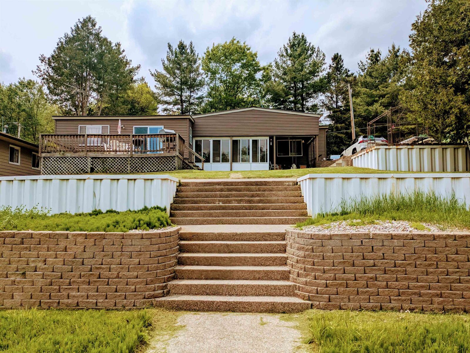 Property Photo:  3555 Lakeview Drive  MI 48612 