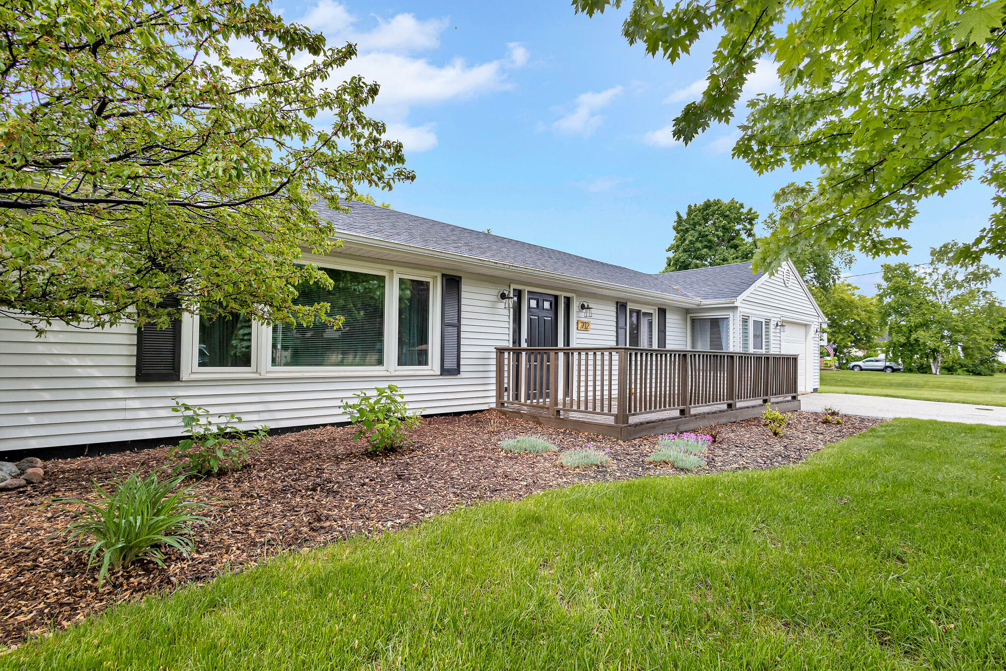 Property Photo: 712 Armstrong Ave WI 53083