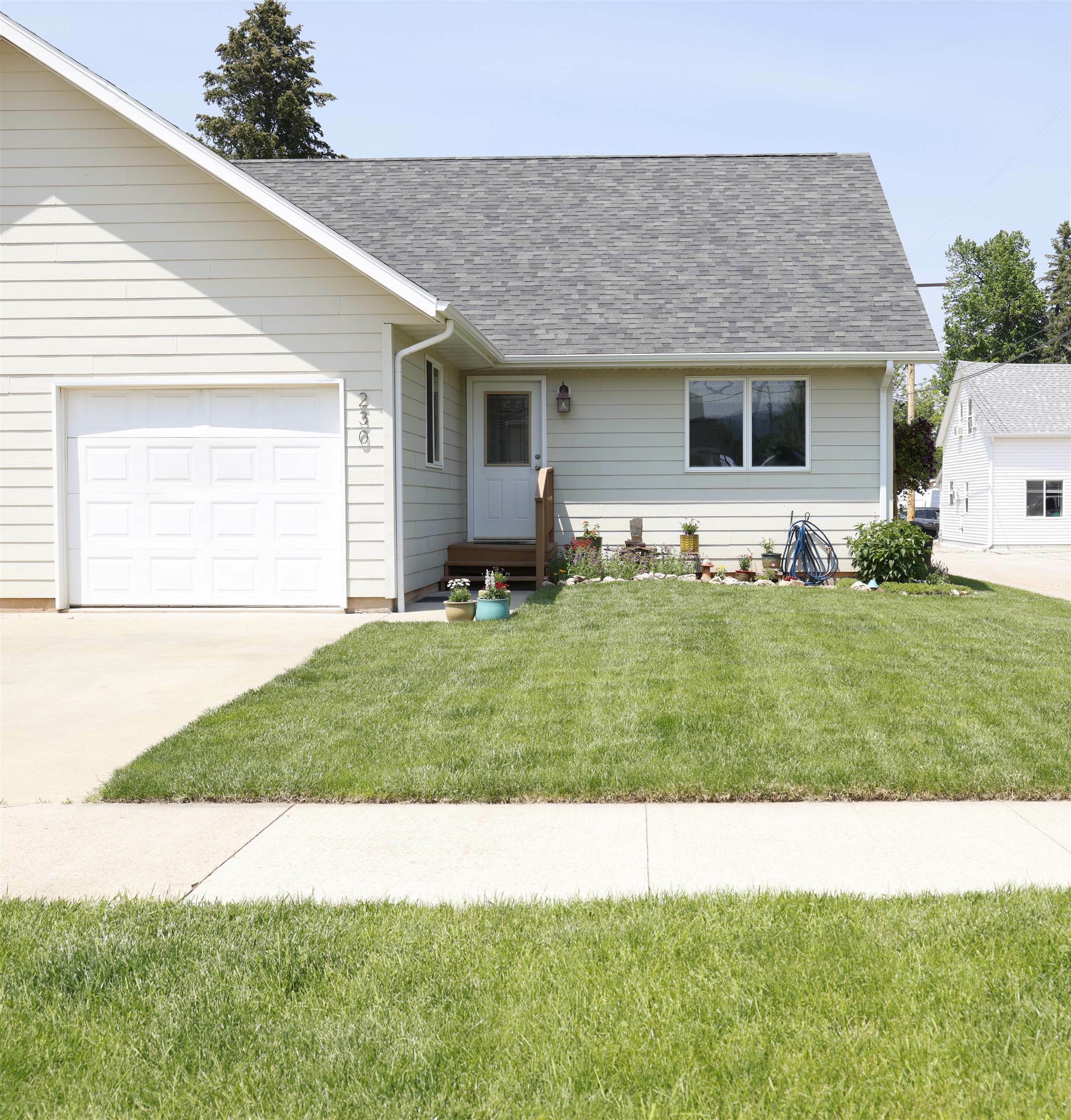 Property Photo: 230 W Michigan Street SD 57783