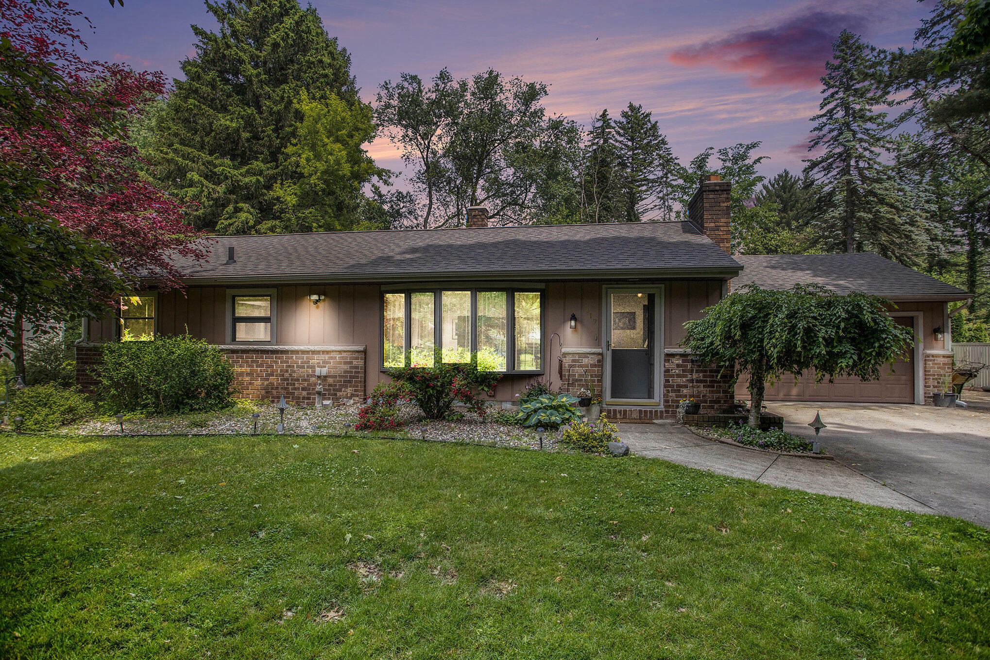 Property Photo: 219 W Hamilton Lane MI 49015