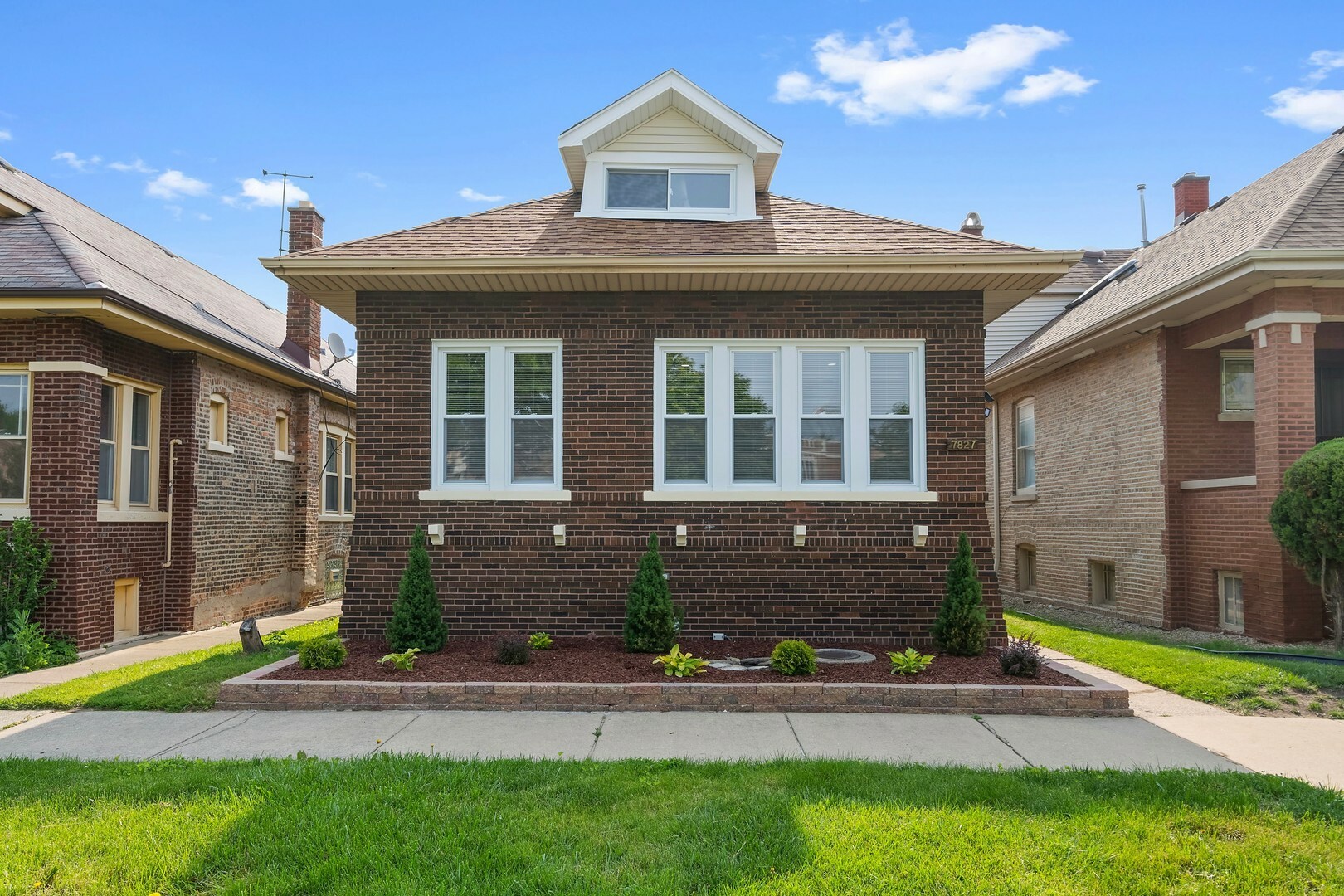 Property Photo: 7827 S Calumet Avenue IL 60619