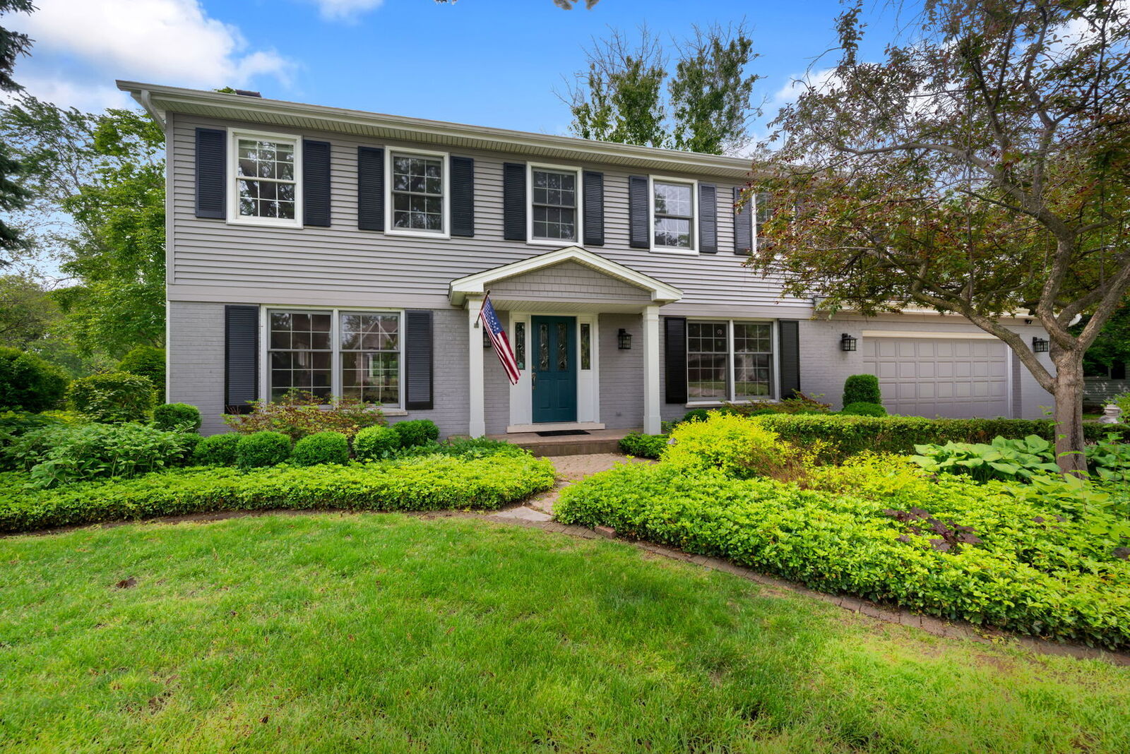 Property Photo:  36 Croydon Lane  IL 60523 