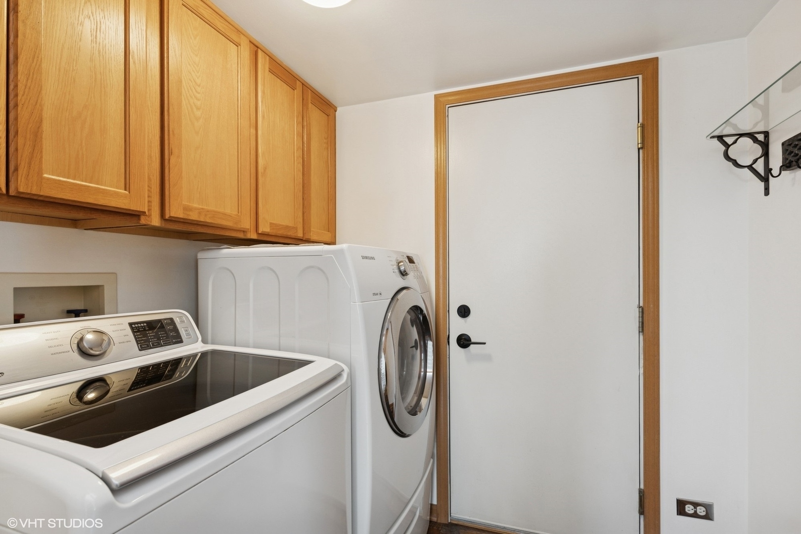 Property Photo: 261 E Camden Lane IL 60073