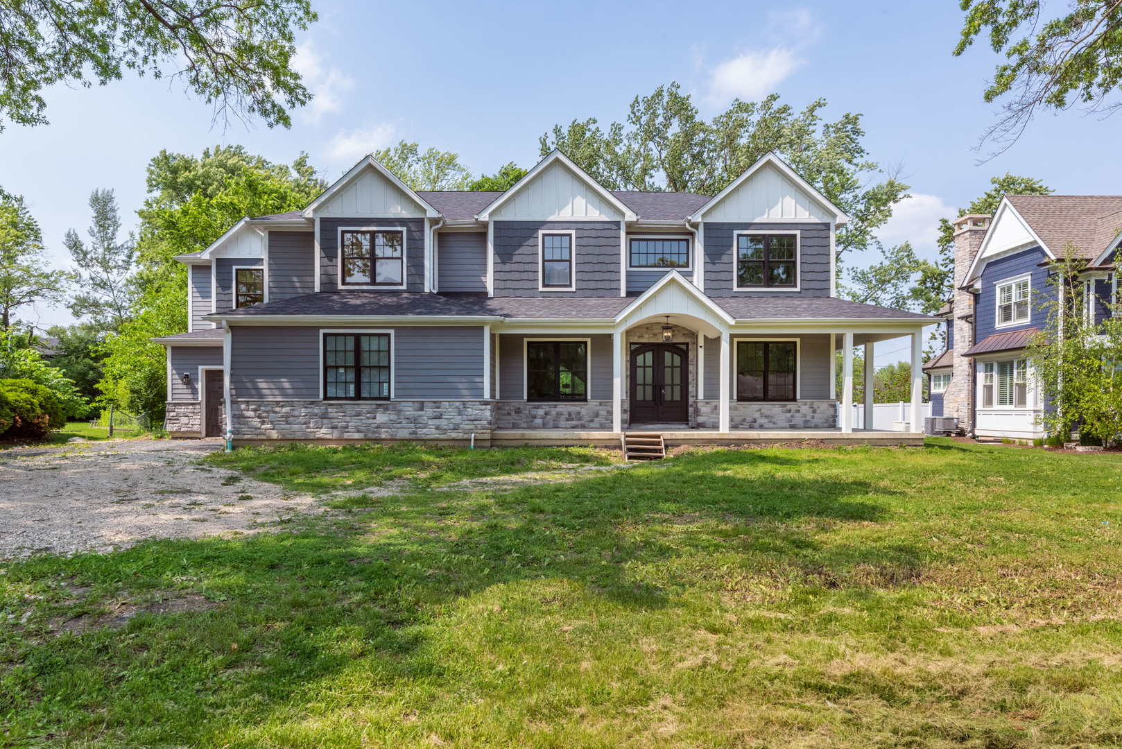 Property Photo: 1418 W Maude Avenue IL 60004