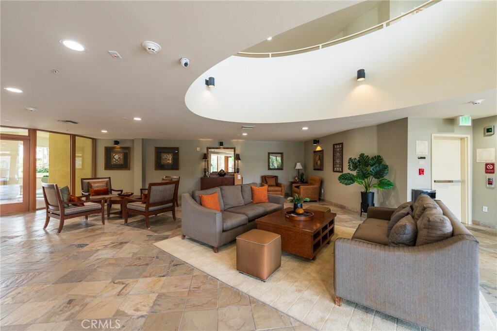 Property Photo:  13200 Pacific Promenade 217  CA 90094 