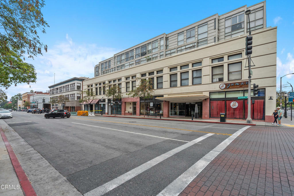 Property Photo: 35 N Raymond Avenue 210 CA 91103