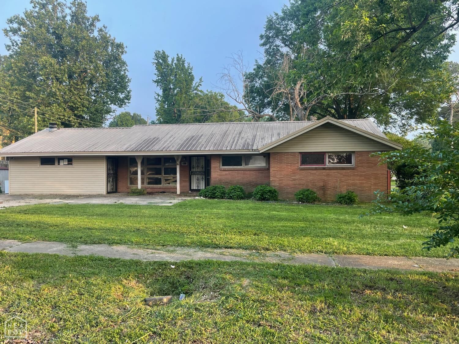 Property Photo:  1305 Rosemond  AR 72401 