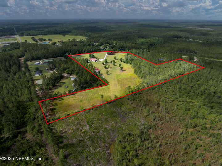 Property Photo: 14888 NE 148th Path FL 32083