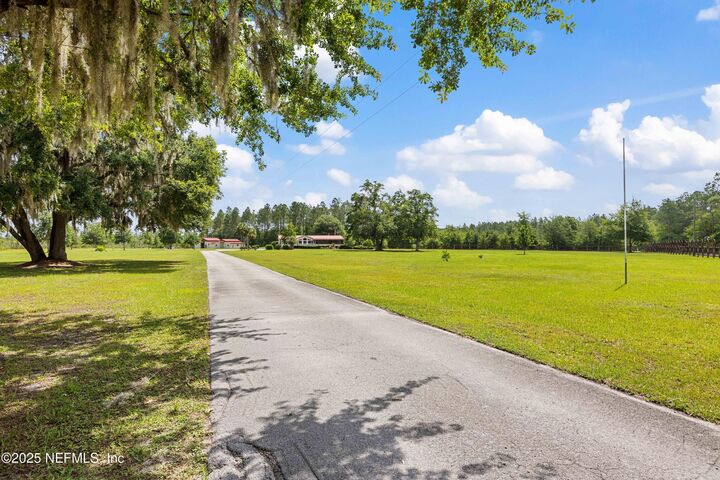 Property Photo:  14888 NE 148th Path  FL 32083 