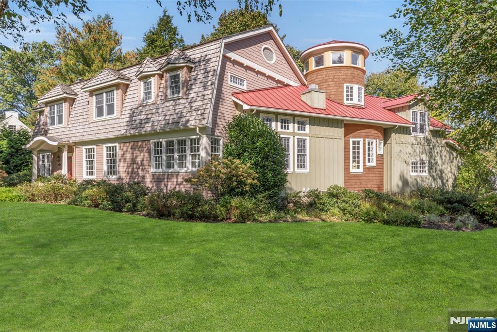 Property Photo:  26 Wyndehurst Drive  NJ 07940 
