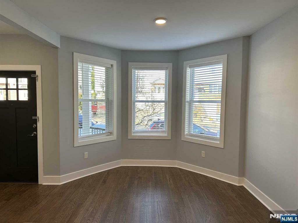 Property Photo:  518 Hickory Street 1  NJ 07032 