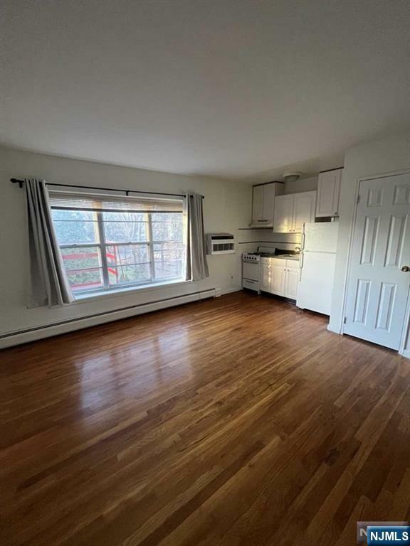 Property Photo:  312 Spring Avenue 2B  NJ 07450 