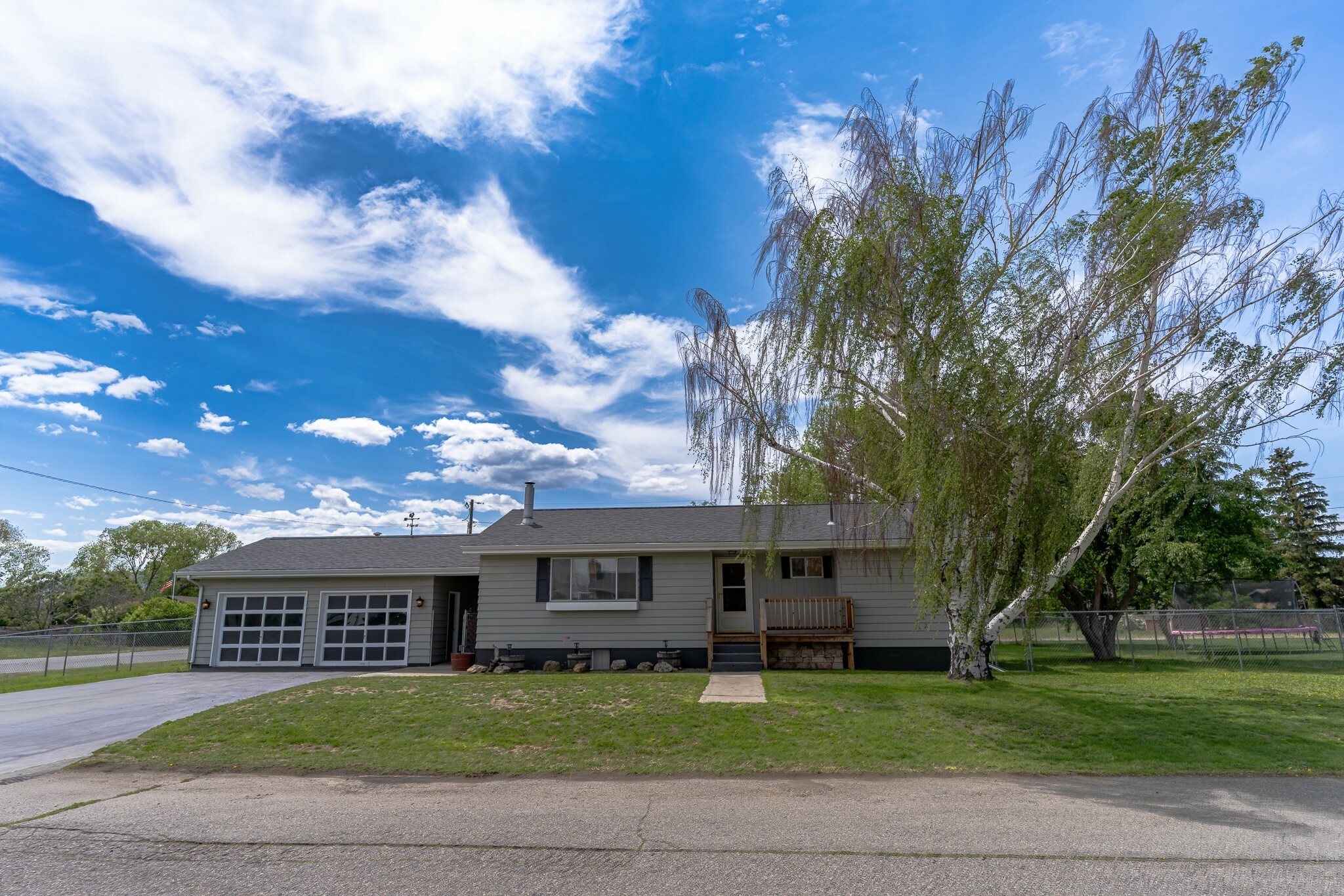 Property Photo: 611 E King Street MT 59635