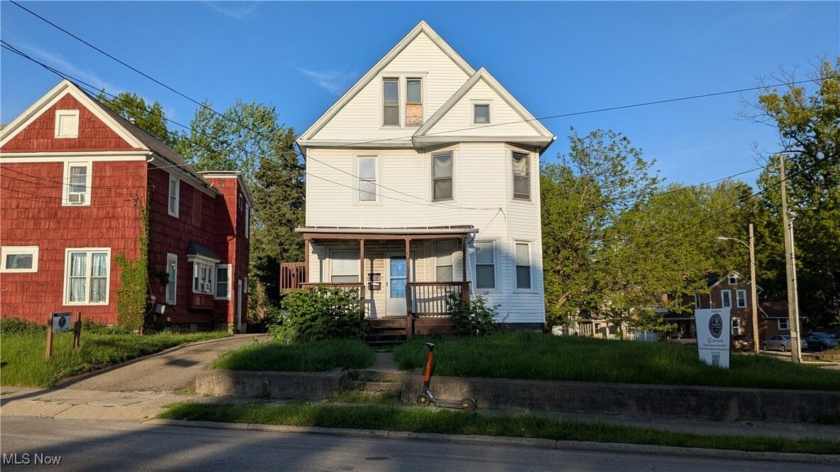 Property Photo:  403 Spicer Street  OH 44311 