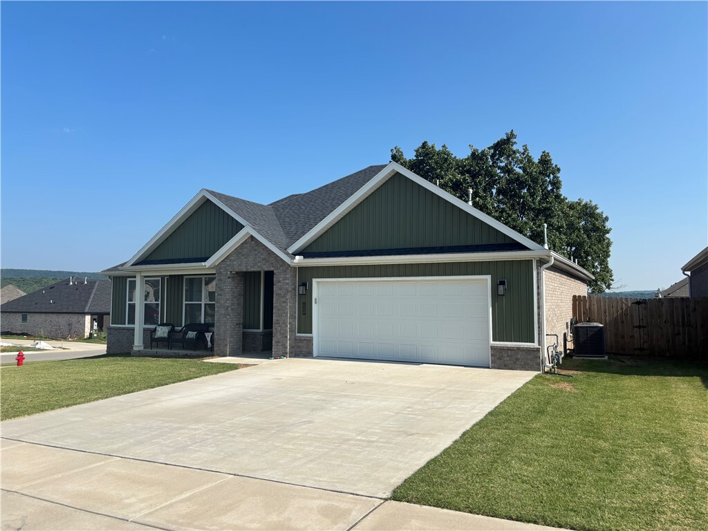 Property Photo: 951 E Buchanan Street AR 72753