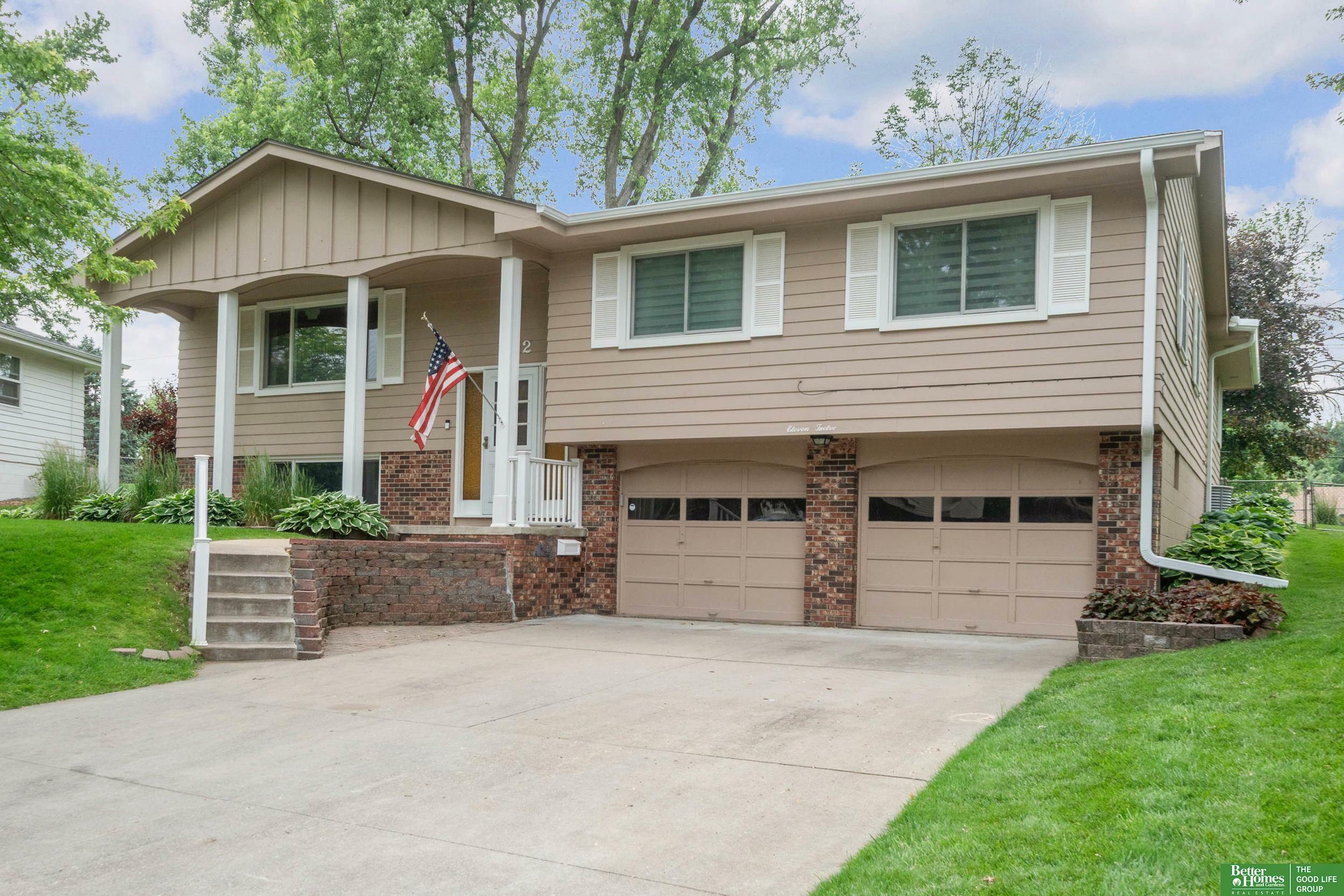 Property Photo: 1112 Parc Drive NE 68046