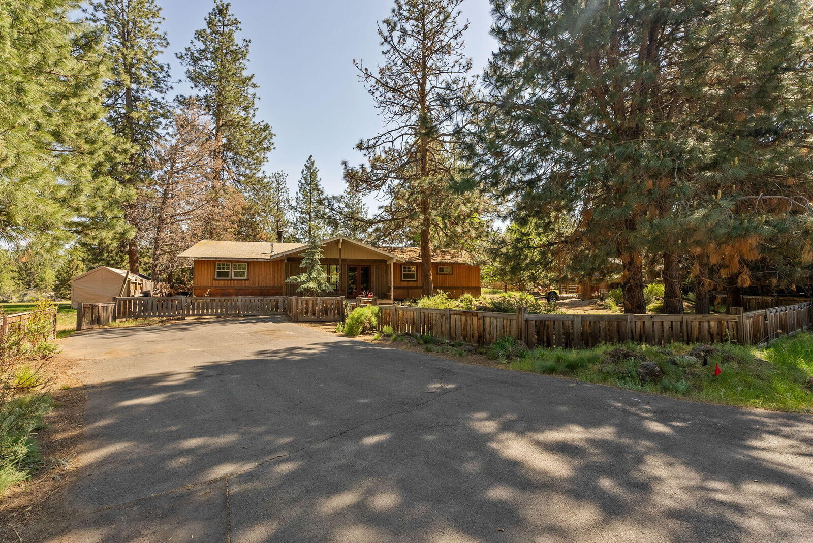 Property Photo: 19797 SW Nugget Avenue OR 97702