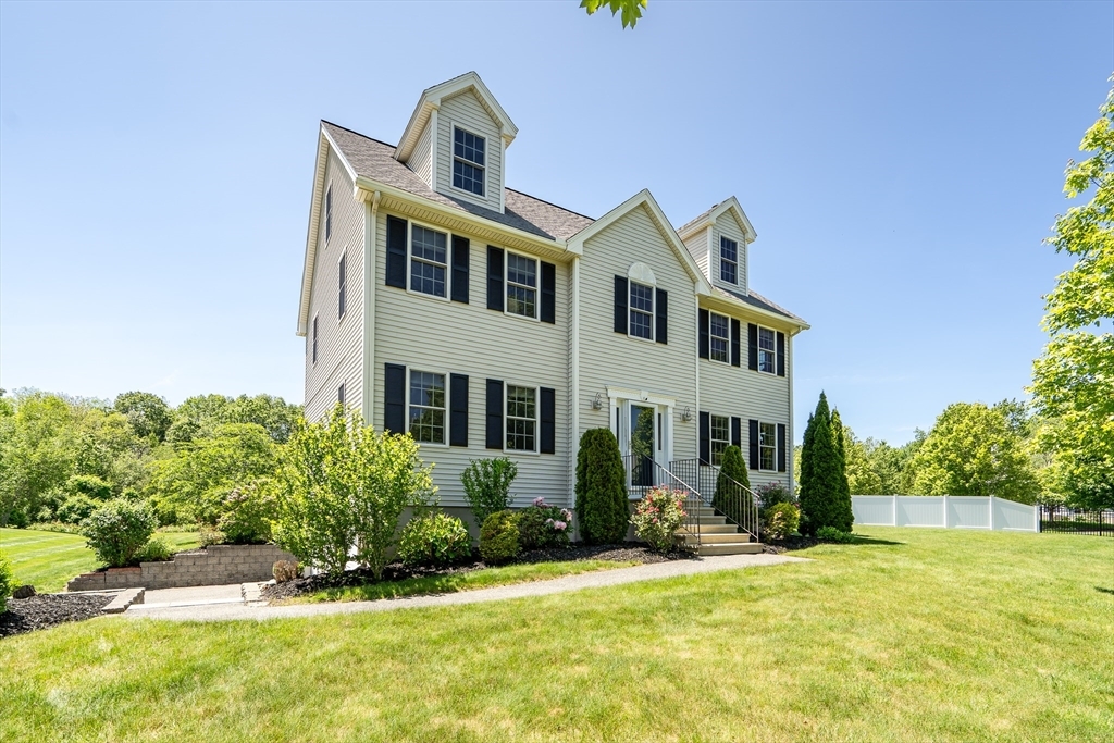Property Photo:  7 Sequoia Dr  MA 01887 