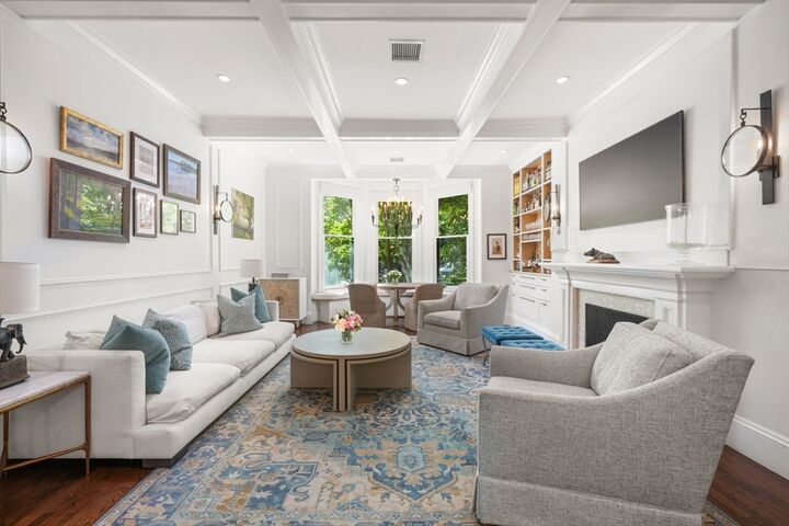 Property Photo: 255 Commonwealth Ave 2 MA 02116