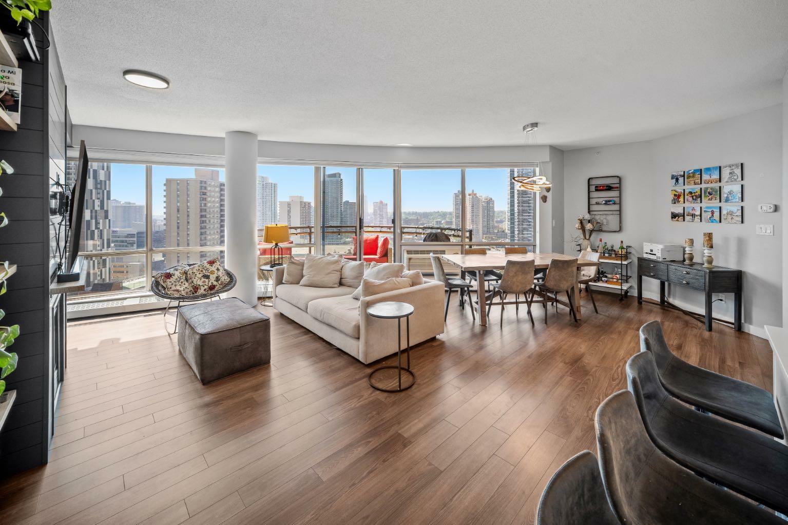 Property Photo: 1078 6 Avenue SW 2102 AB T2P 5N6