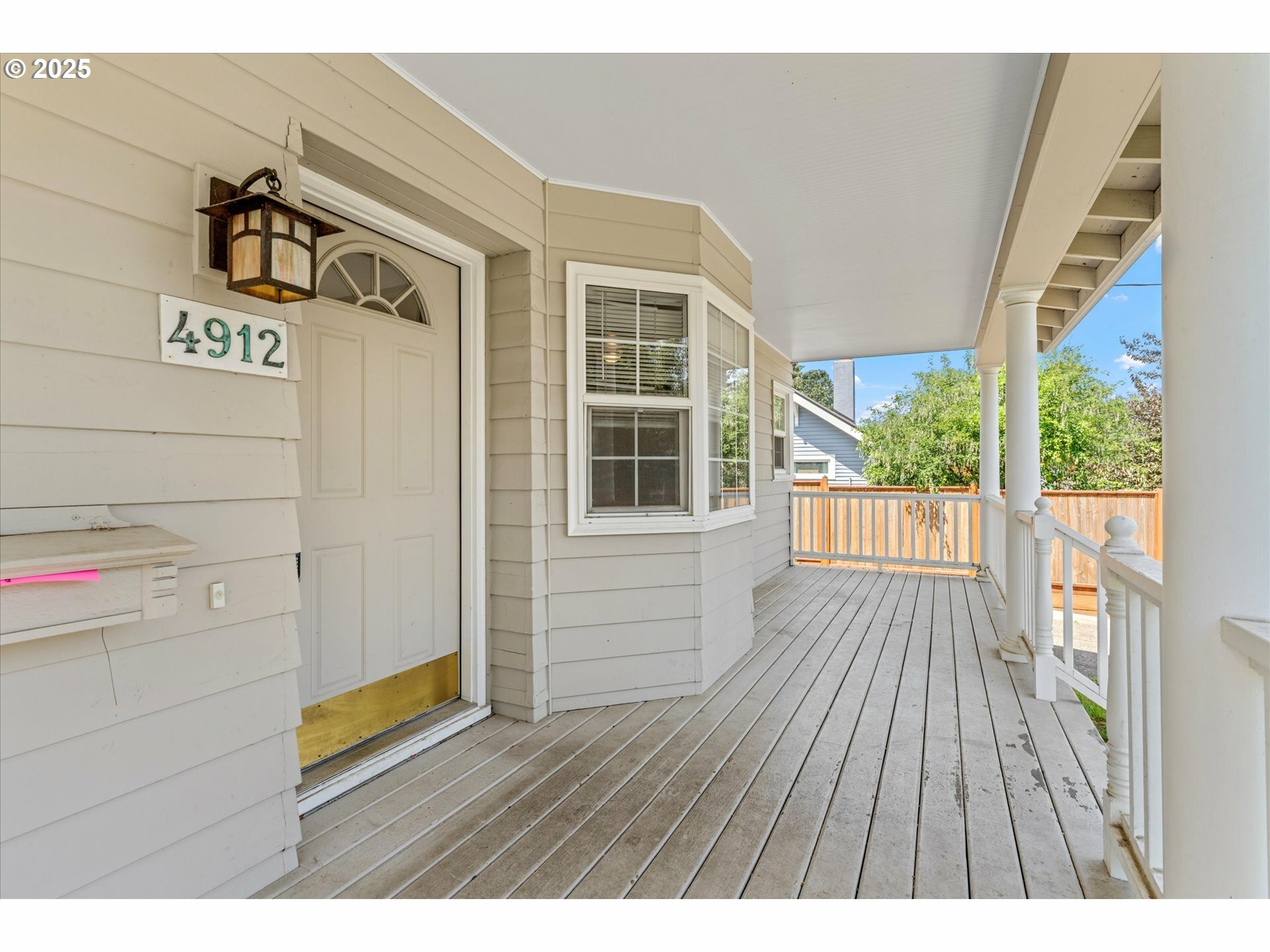 Property Photo: 4912 N Yale St OR 97203