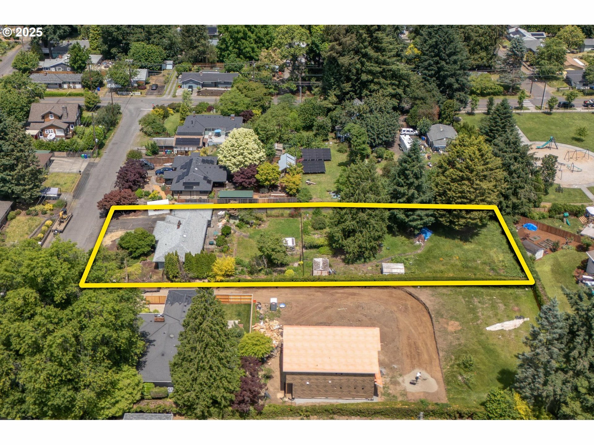 Property Photo: 10912 SE Stanley Ave OR 97222