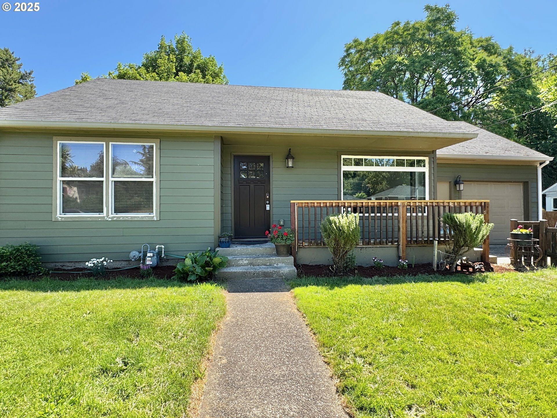 Property Photo: 1616 NE Franklin St WA 98607