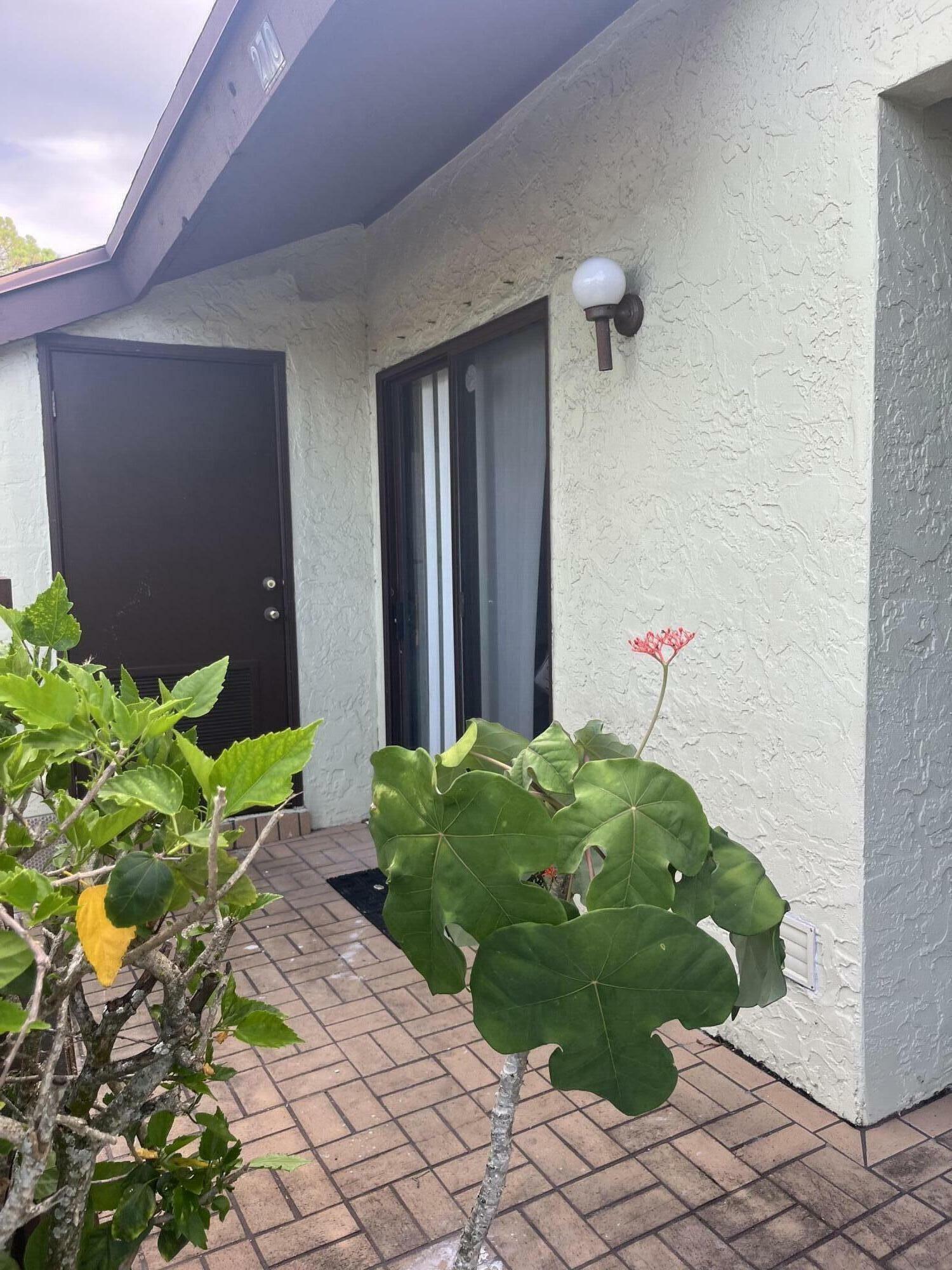 Property Photo:  270 Beaver Dam Court  FL 33411 