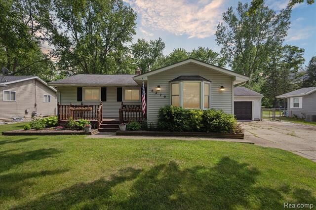 Property Photo: 6279 Woodsdale Drive MI 48439