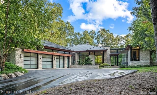 Property Photo: 6956 Cooley Lake Road MI 48383