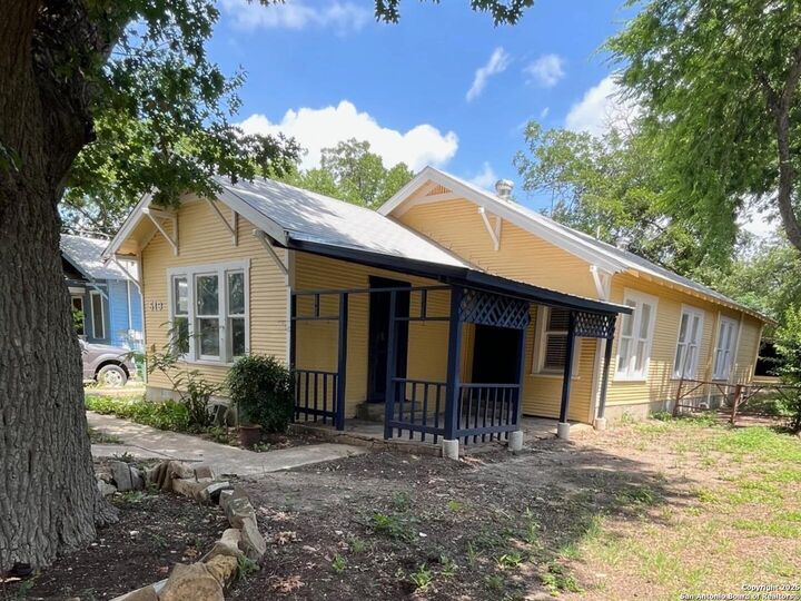 Property Photo: 519 E Huisache TX 78212