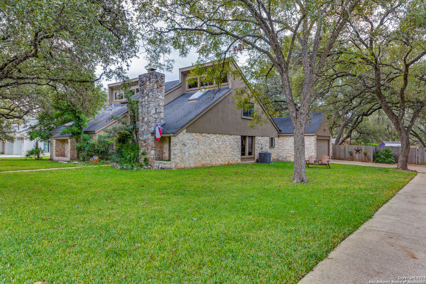 Property Photo: 212 Sagecrest TX 78232