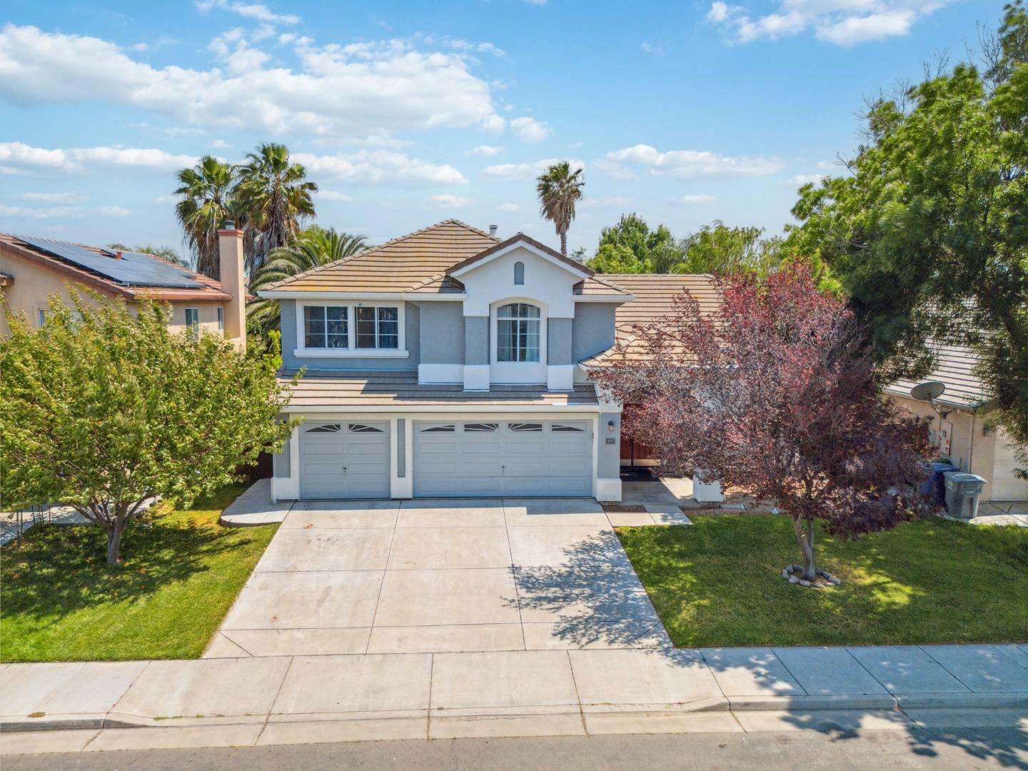 Property Photo: 1009 Garden Street CA 93635