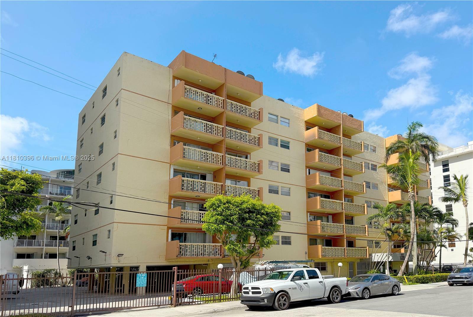 600 NE 25th St Phd  Miami FL 33137 photo