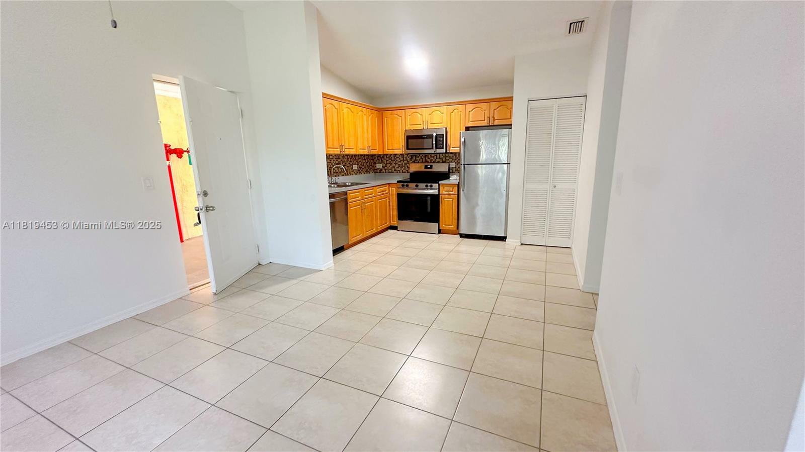 Property Photo: 3690 N 56th Ave 933 FL 33021