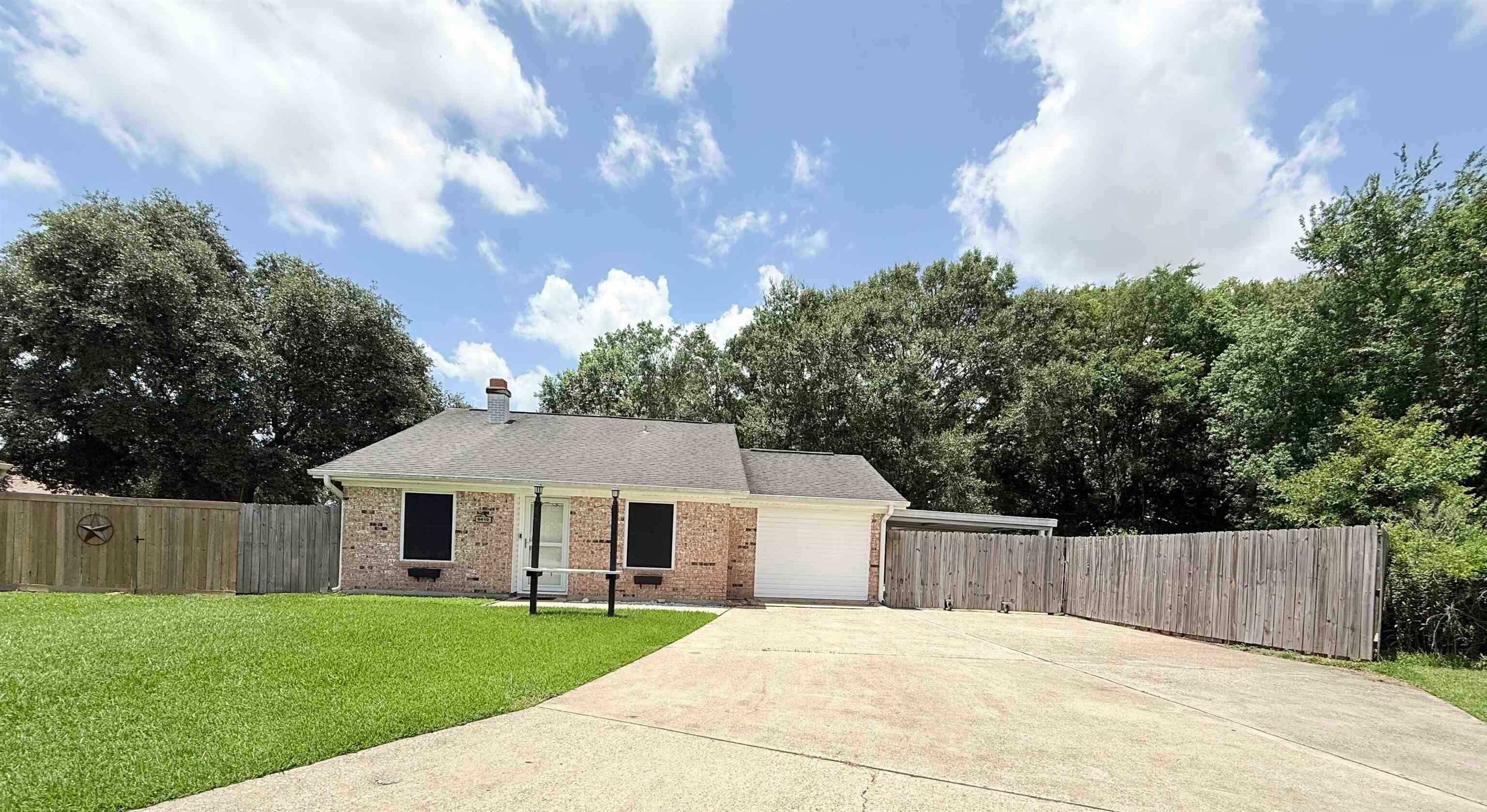 Property Photo: 9410 Guy Circle TX 77707