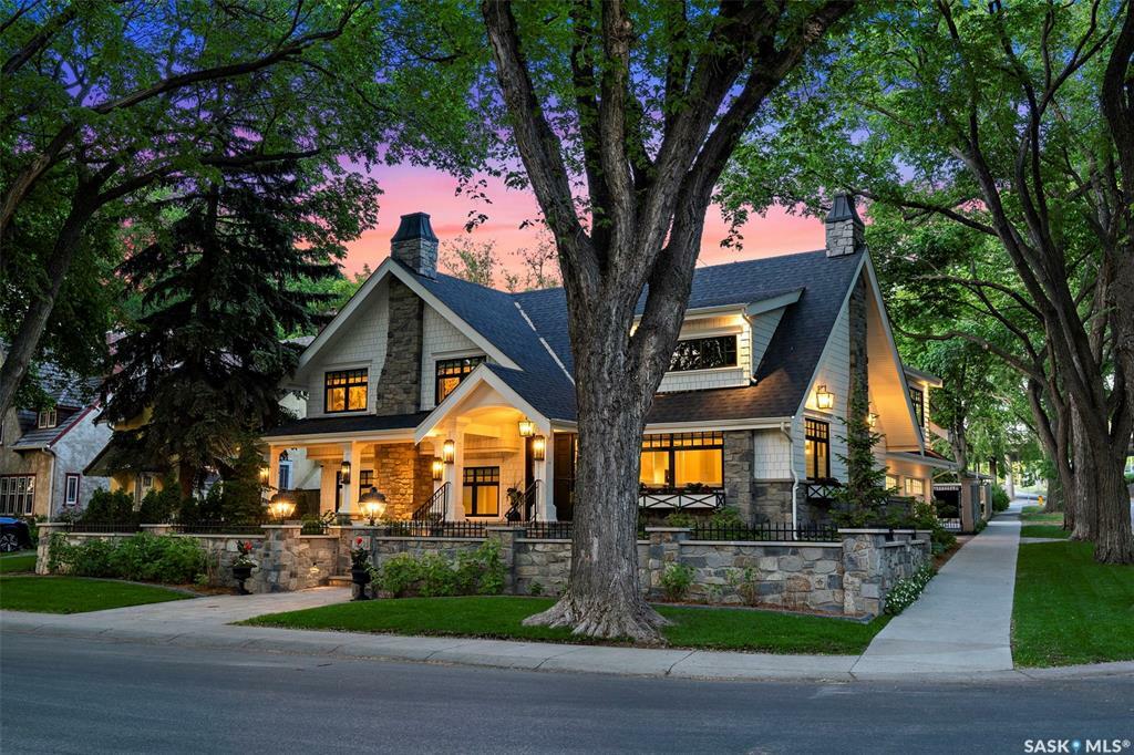 Property Photo: 334 Saskatchewan Crescent W SK S7M 0A4
