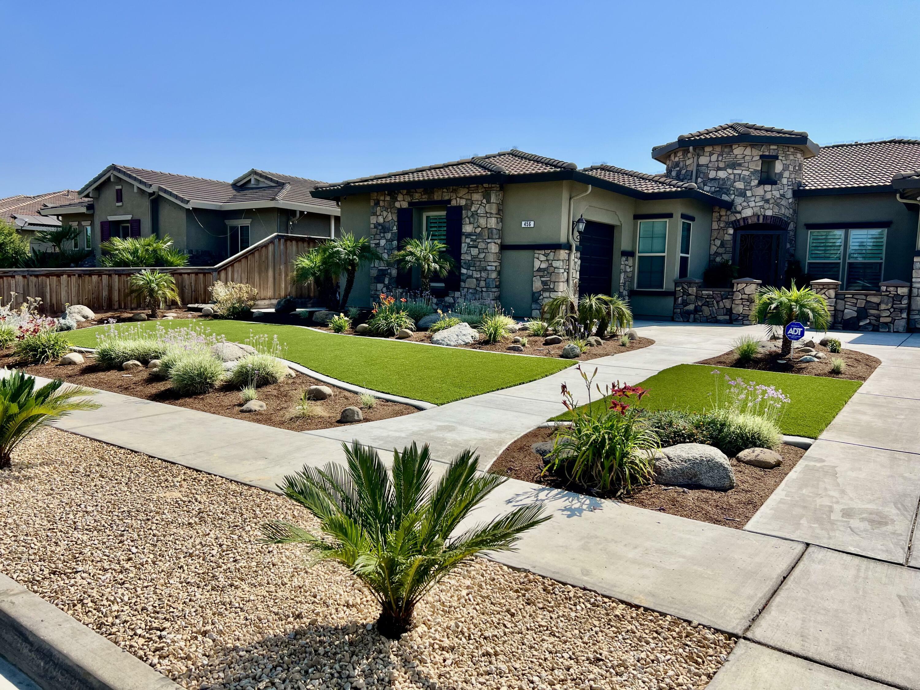 Property Photo: 456 Nelson St Street CA 93274