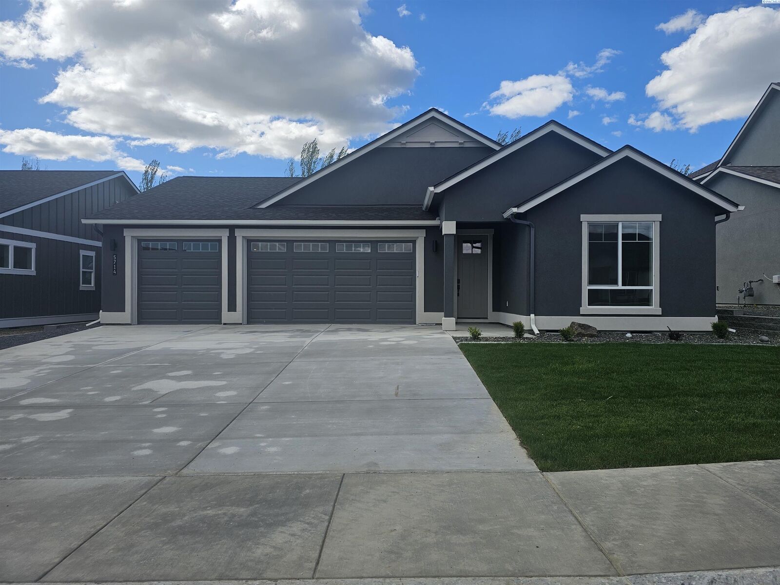 Property Photo: 5714 Road 122 WA 99301