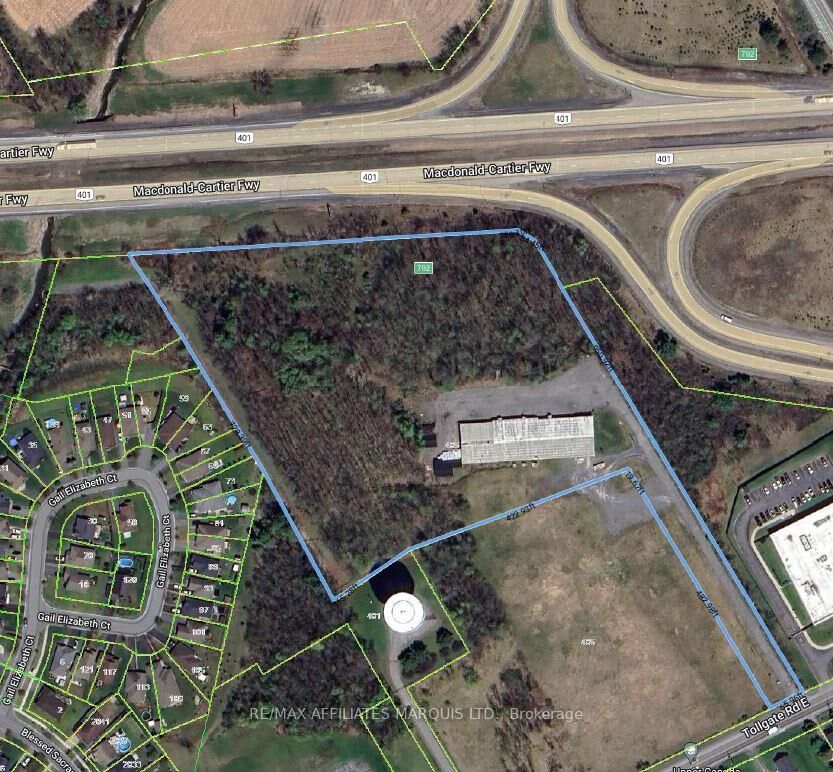 Property Photo: 405 Tollgate Road E ON K6H 5R6