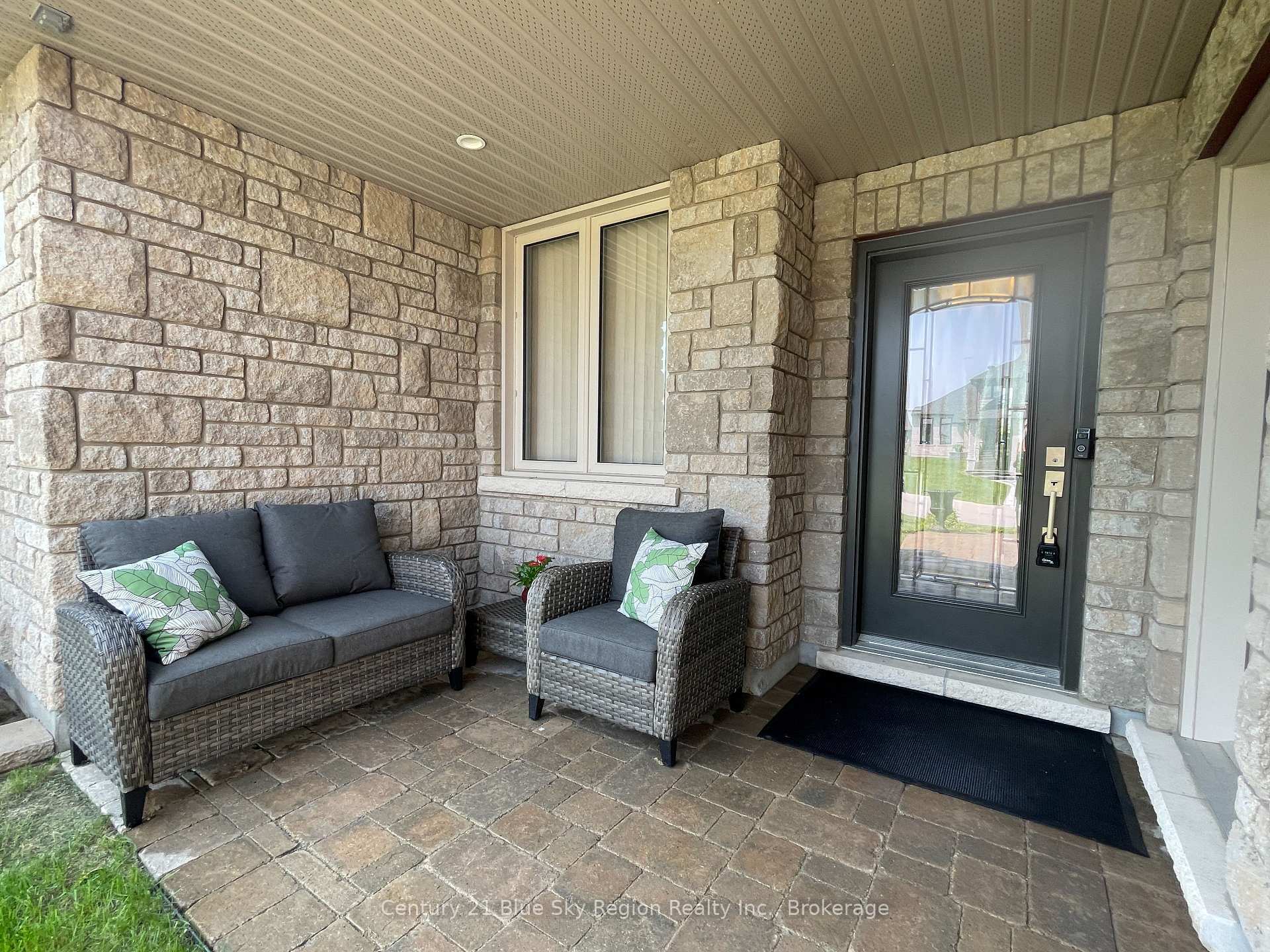 Property Photo: 9 Zephyr Heights ON P1A 0E9