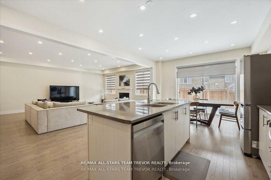 Property Photo: 83 Kingknoll Crescent ON L4P 0H8