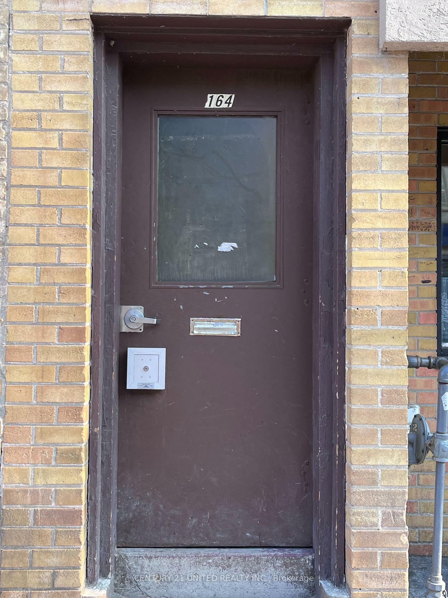Property Photo:  164 Charlotte Street 5  ON K9J 2T7 