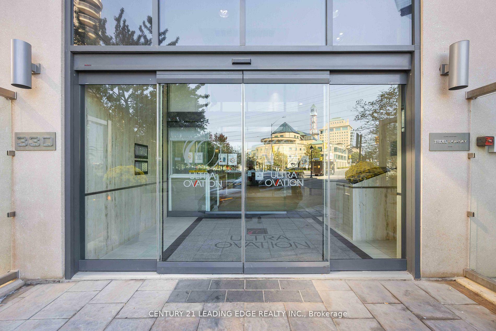 Property Photo:  330 Burnhamthorpe Road W 1506  ON L5B 0E1 