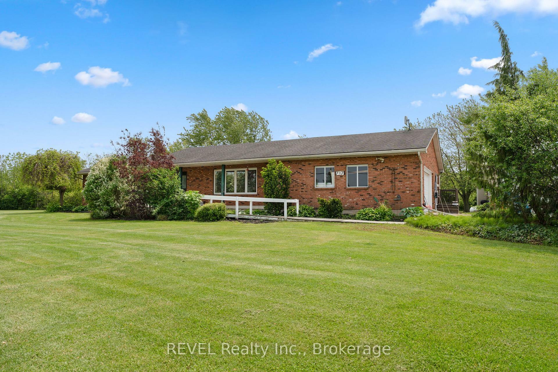 Property Photo: 717 Riverside Drive ON L3B 5N6