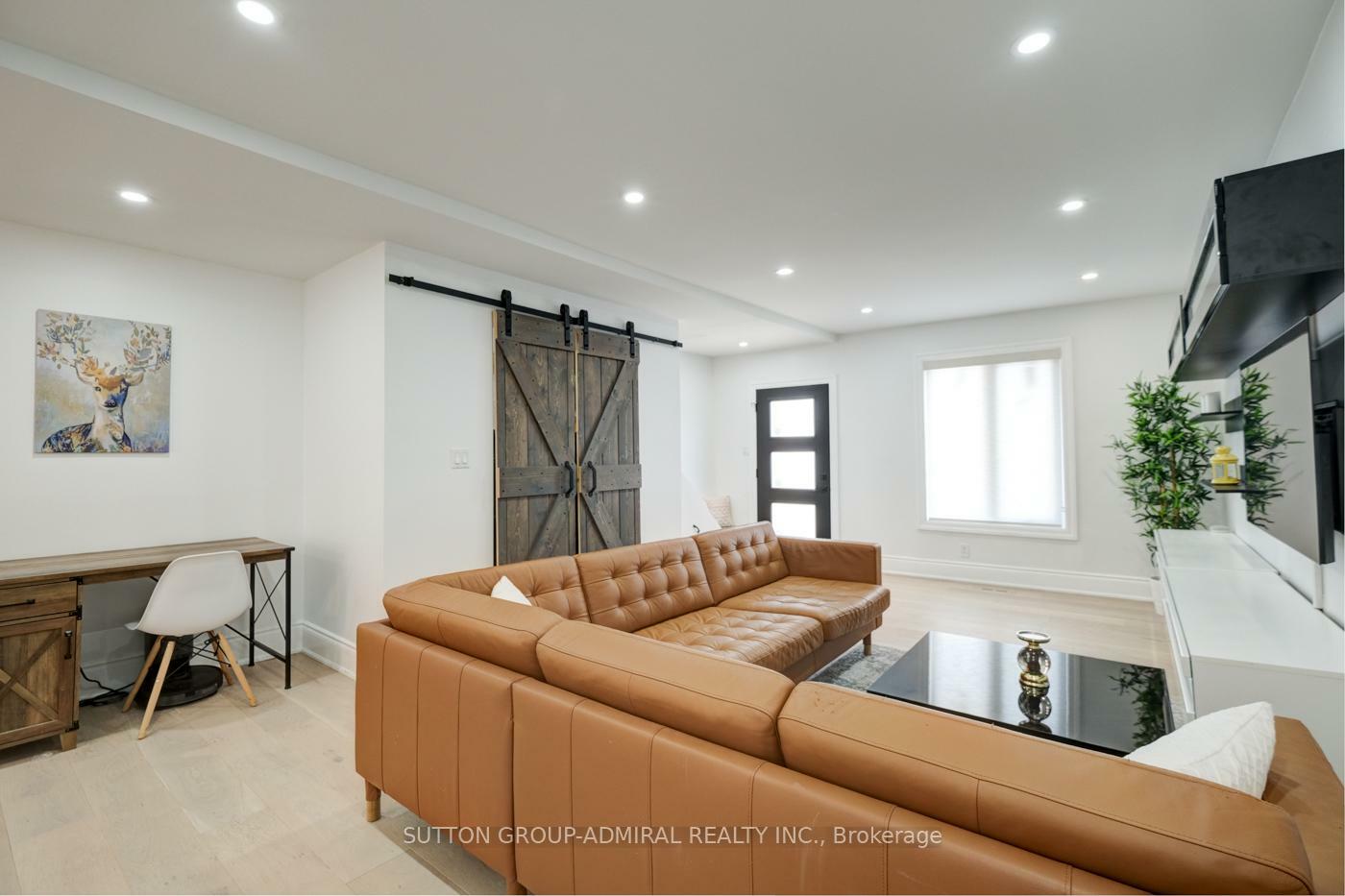 Property Photo: 70 Carlaw Avenue Main &Amp 2nd Floor ON M4M 2R7