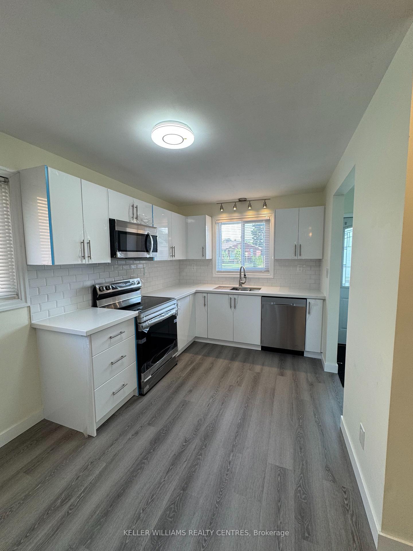 Property Photo: 6131 Valley Way ON L2E 1X9