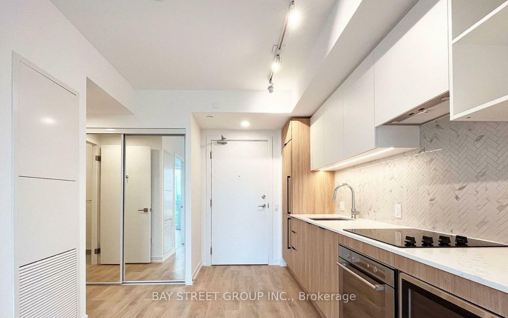 Property Photo: 82 Dalhousie Street 3506 ON M5B 1Y7