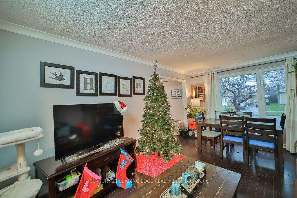 Property Photo: 64 Hutcherson Square ON M1B 1C6