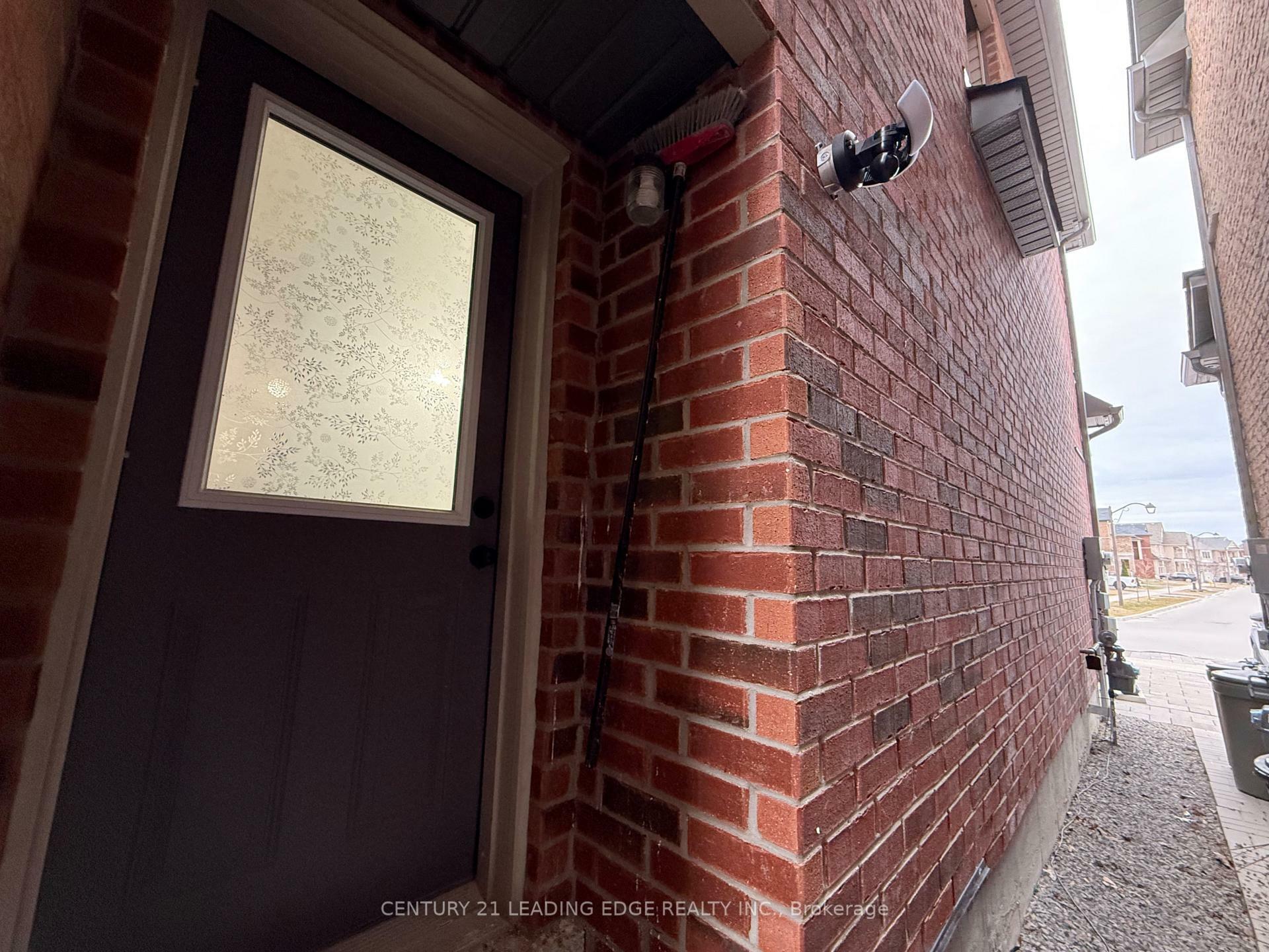 Photo de la propriété: 26 Buttonleaf Crescent Bsmt ON L4A 4P5